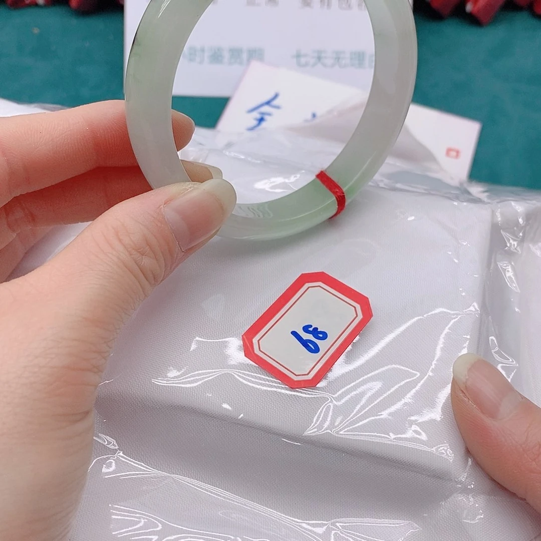 翡翠手镯未镶嵌细****16888888888