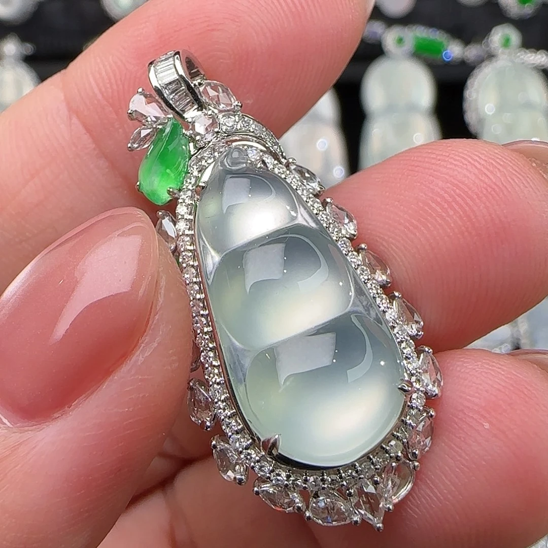 翡翠18K金镶嵌颈饰天然翡翠