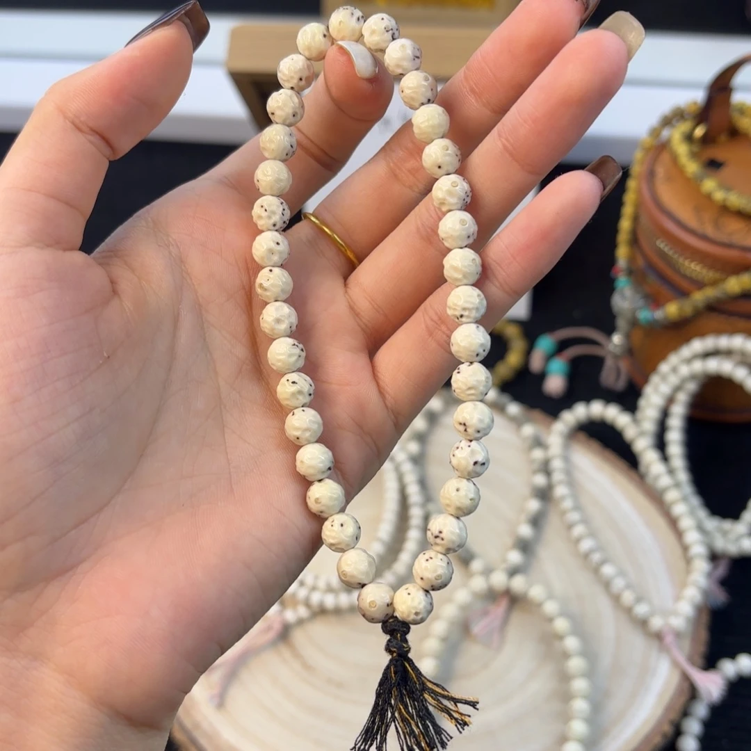 K***z吊坠星月菩提7.5改手持