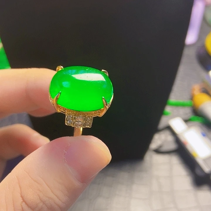 翡翠14K金镶嵌颈饰