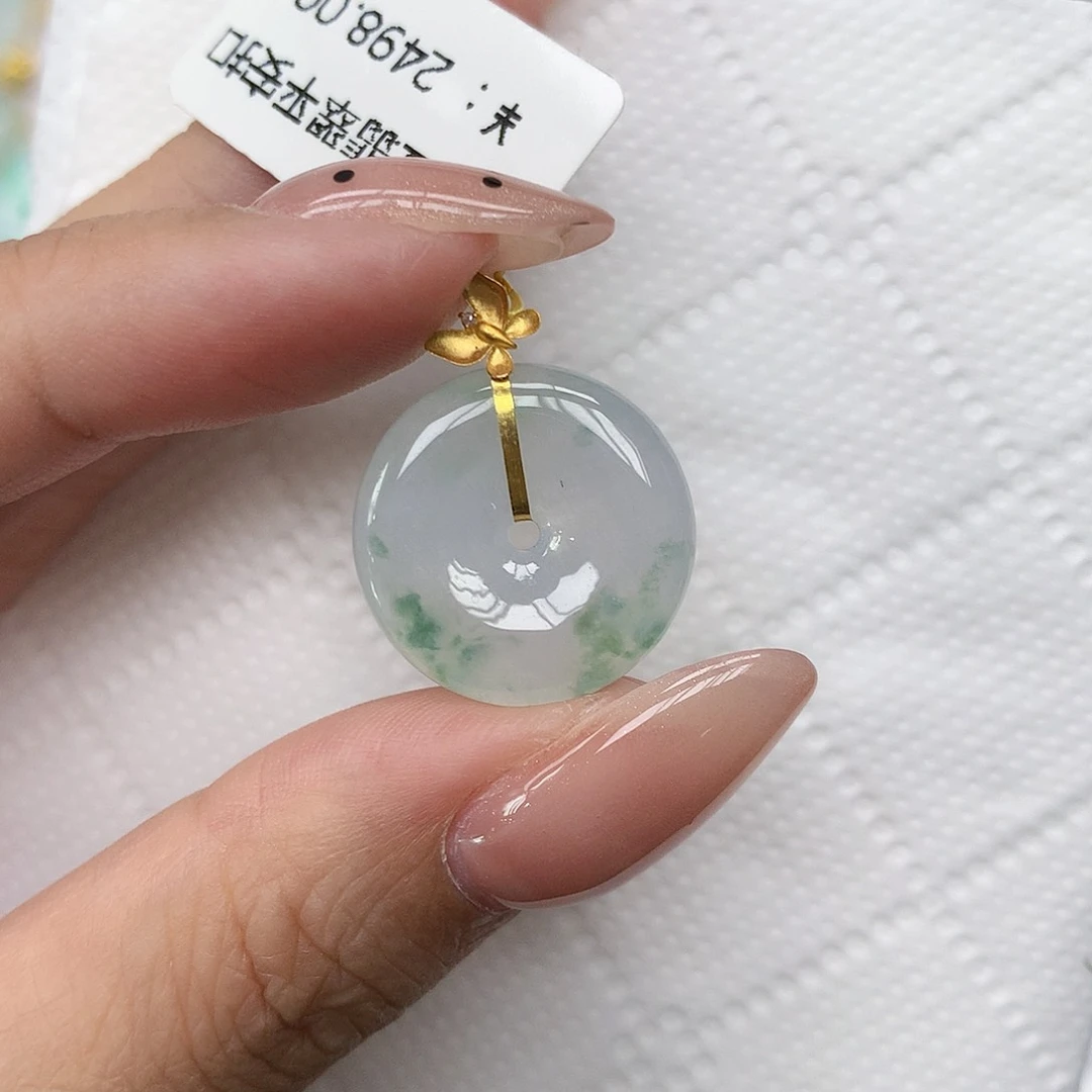 颈饰18K金镶嵌翡翠