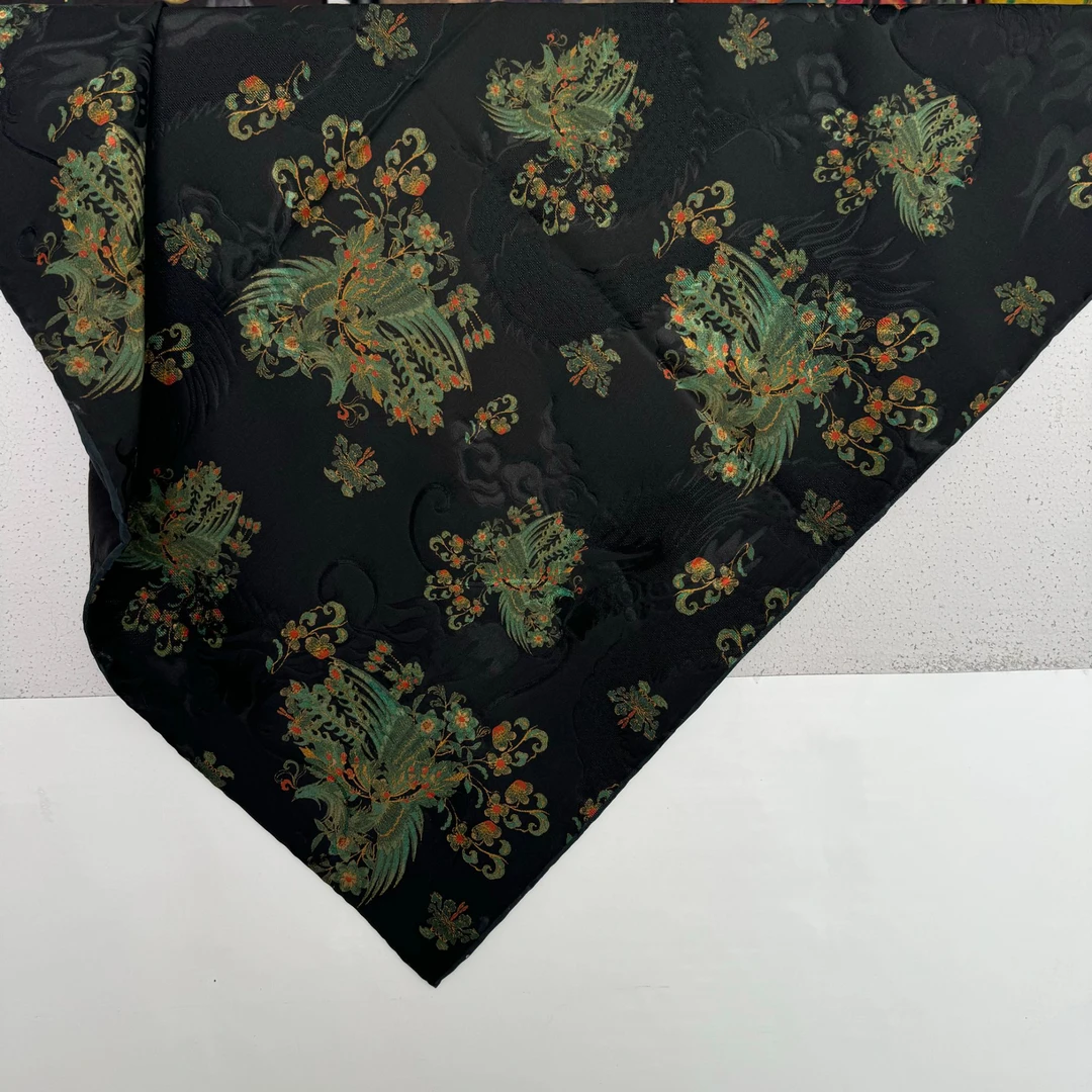 点翠 系列   重磅重缎绞重45姆米提丝135*135方巾披肩