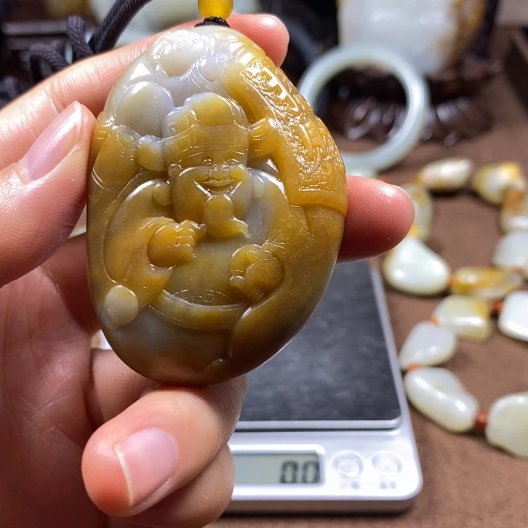 和田玉未镶嵌把件