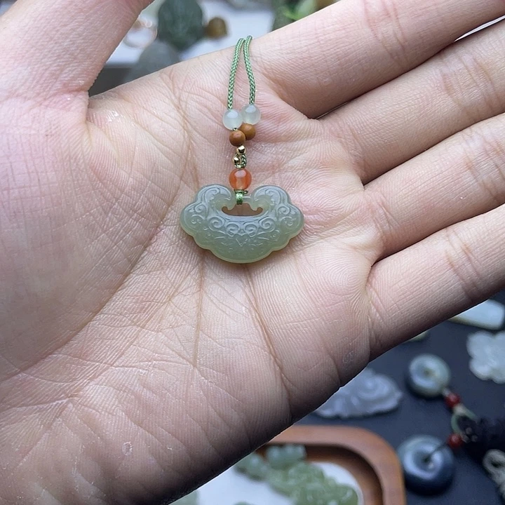 和田玉（糖玉）未镶嵌颈饰