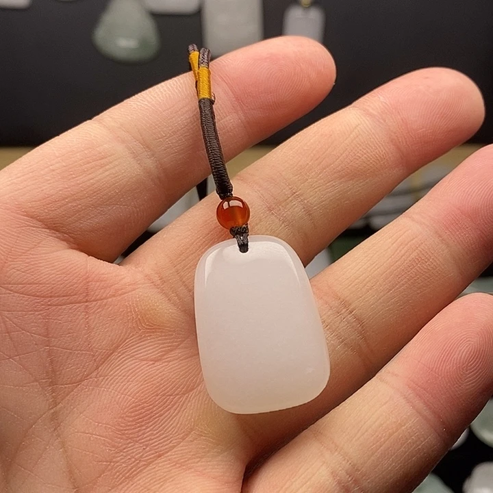 石英质玉颈饰未镶嵌