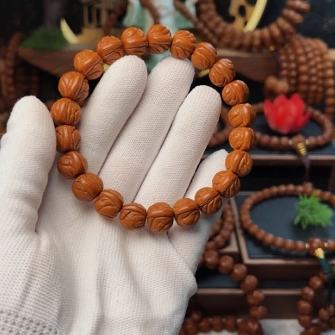 吊坠桃核12玉龙脊手串