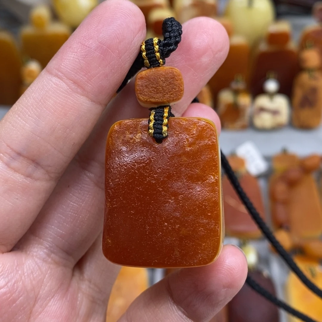 蜜蜡未镶嵌珠宝奇石