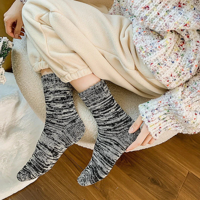 115新品女袜并线复古色系加厚保暖毛圈袜女士毛巾底中筒袜子