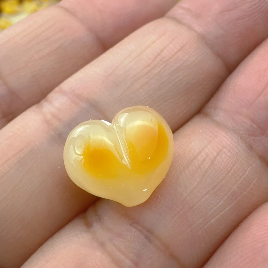 未镶嵌蜜蜡裸石精品屁桃卡13.3、11.7