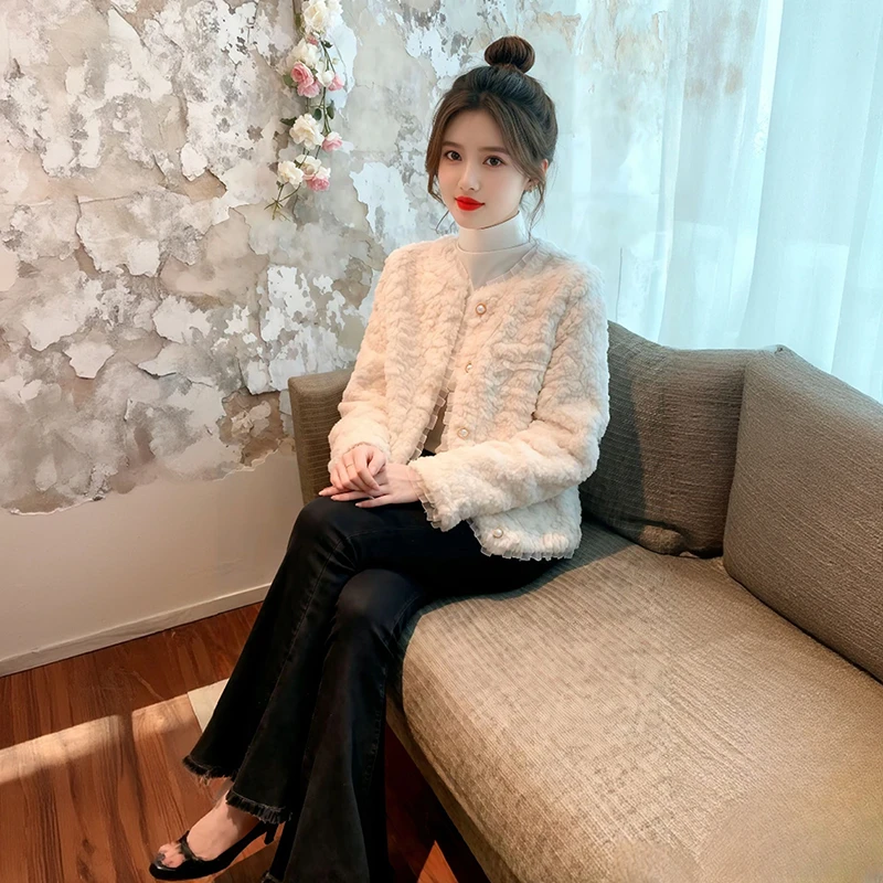 2025秋冬新款设计感别致拼接保暖外套女小香风宽松百搭减龄上衣潮