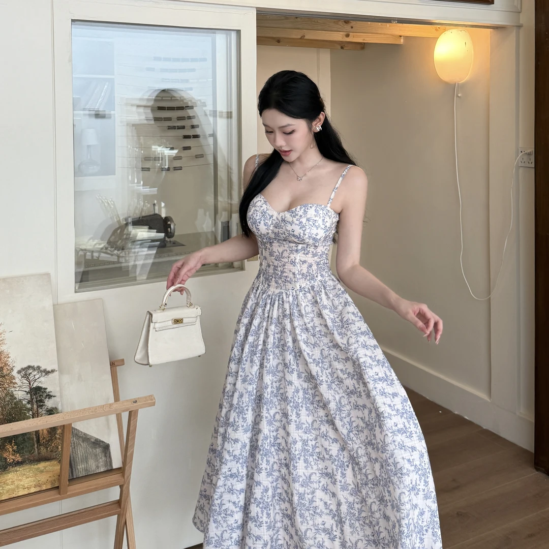小可WIWI裙子女款爆款2025新款高级感气质复古宫廷束腰A摆连衣裙