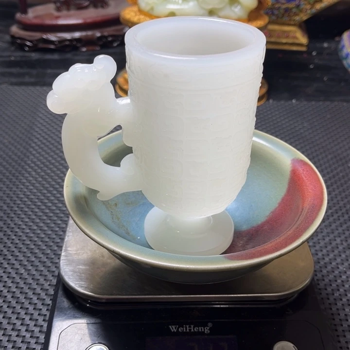摆件世***事瓷器的造型也