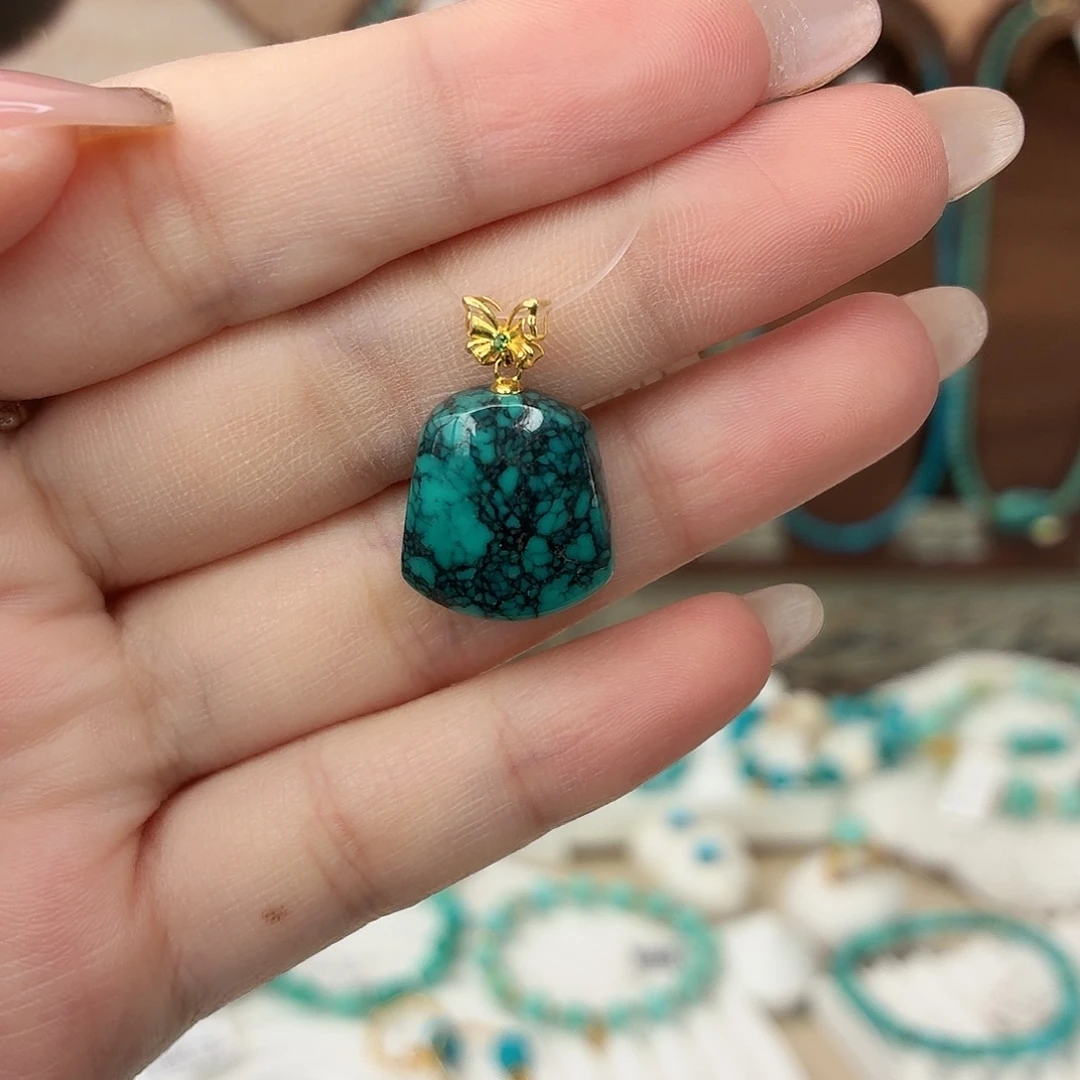 18K金镶嵌绿松石吊坠(不含链)