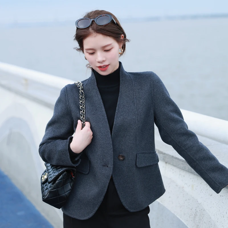 芭曼娜高档女装时尚新款秋季高级感设计小众减龄长袖外套毛呢上衣