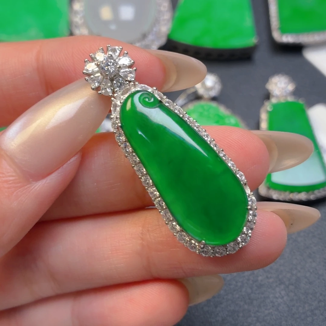 翡翠银S925镶嵌颈饰