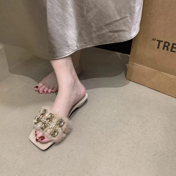 轻奢精致水钻毛毛拖鞋女秋季新款时尚舒适露趾拖鞋显白紫色一字拖