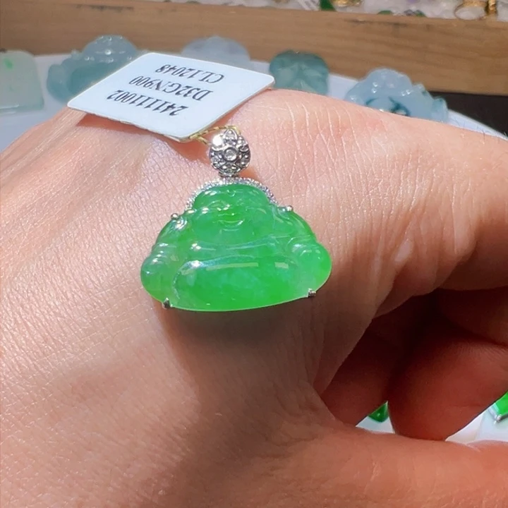 翡翠挂件18K金镶嵌