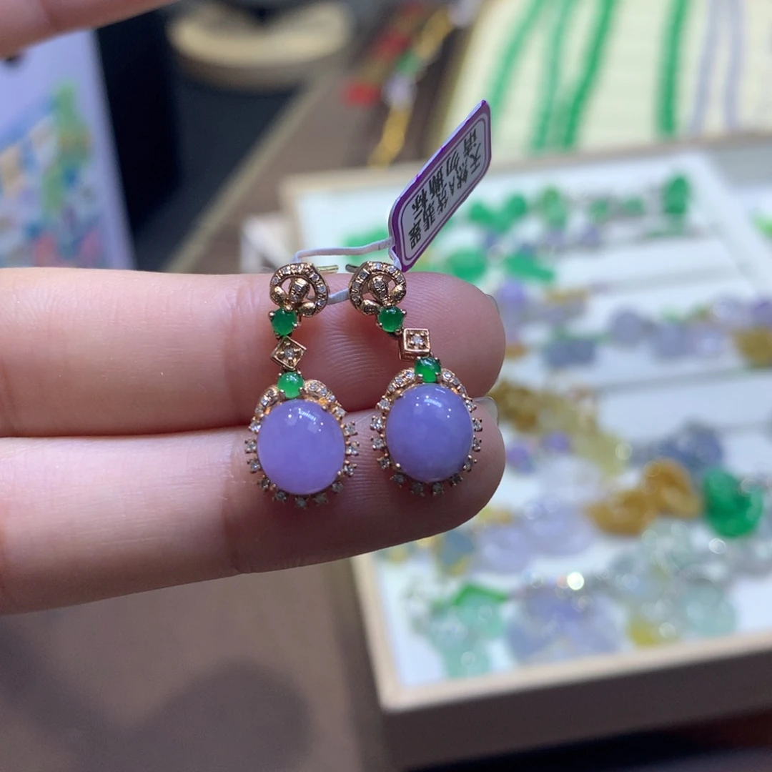 翡翠18K金镶嵌颈饰翡翠