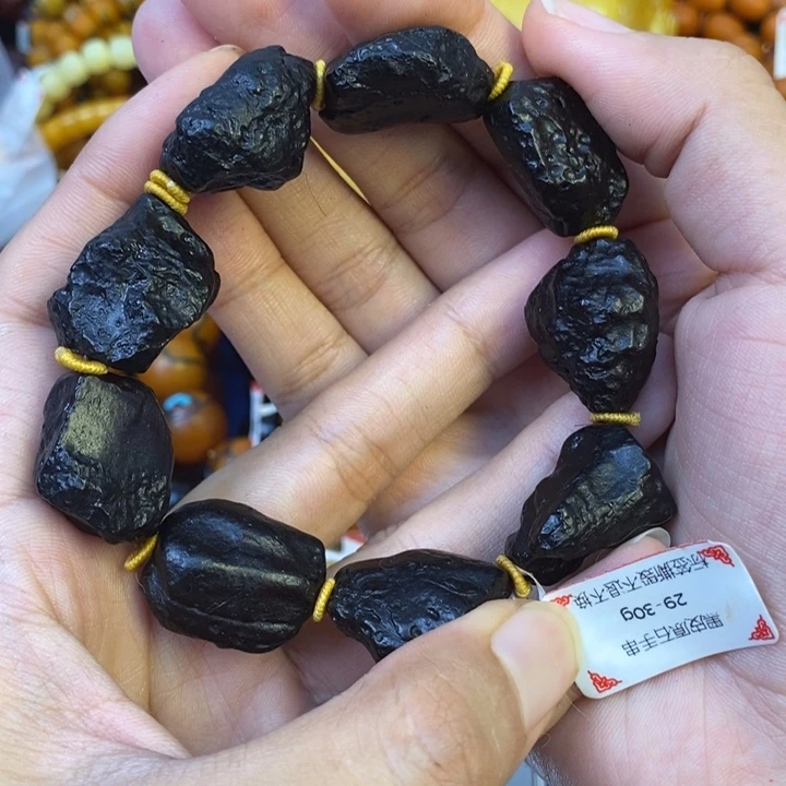 未镶嵌琥珀珠宝奇石