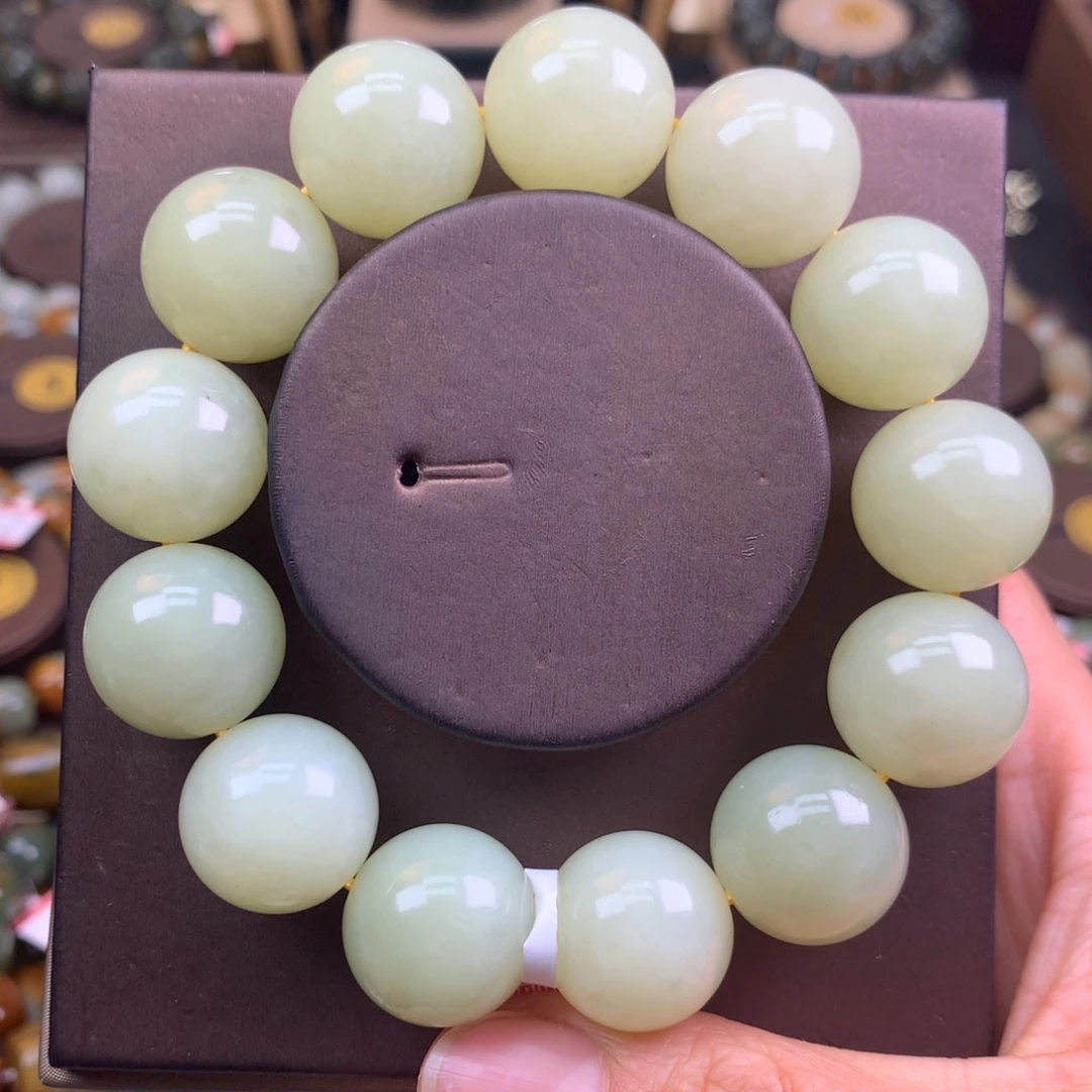 和田玉手链未镶嵌朋*猫