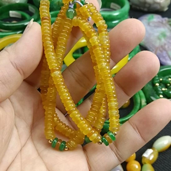 翡翠颈饰未镶嵌翡翠