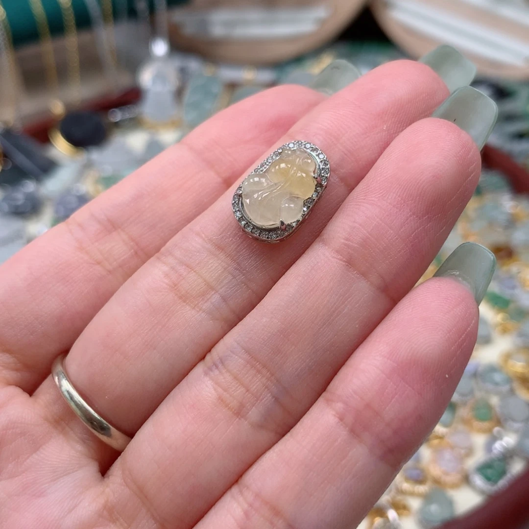 颈饰银S925镶嵌翡翠金鱼