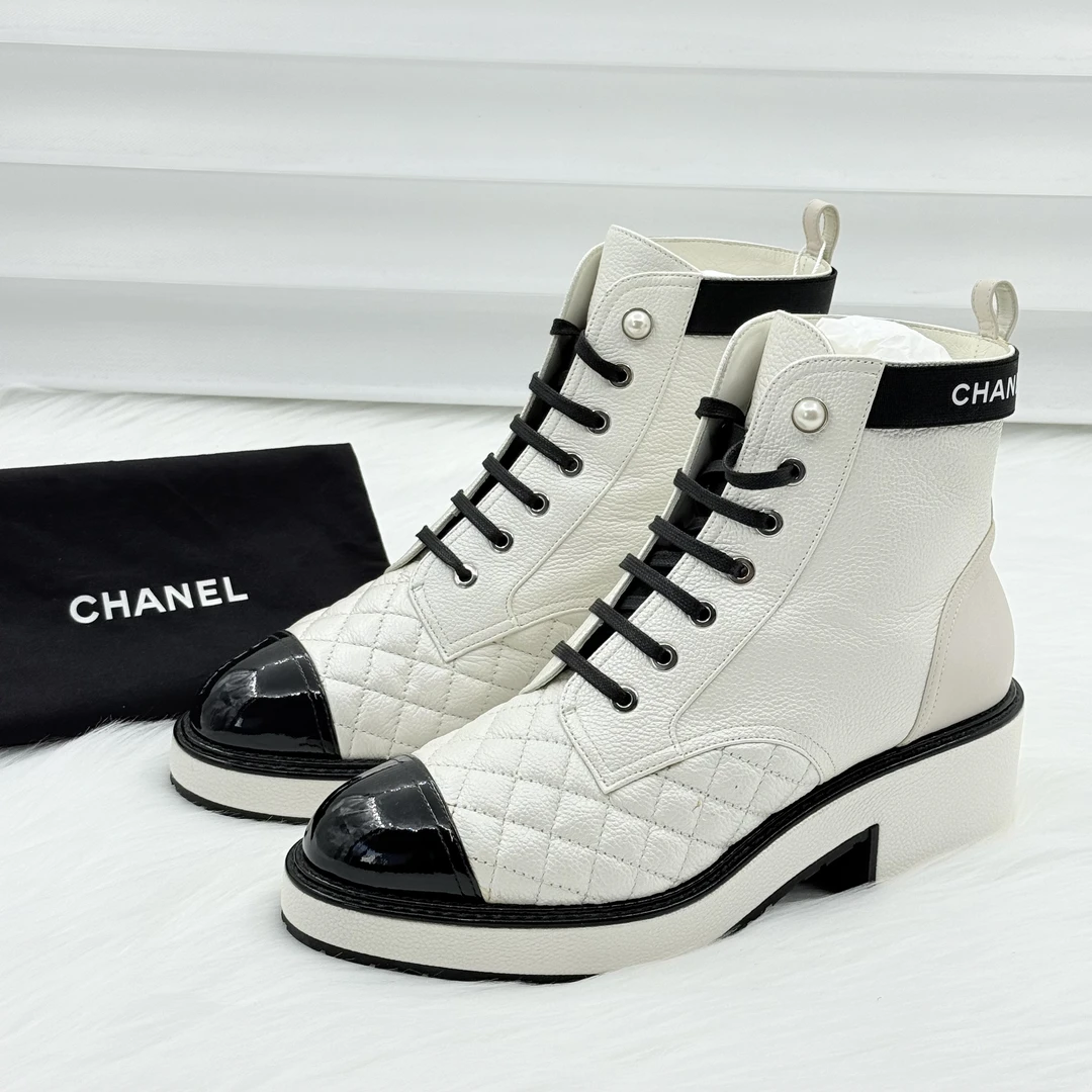 未使用 Chanel/香奈儿 黑白配色中筒靴 39码 公价1.4w j1018
