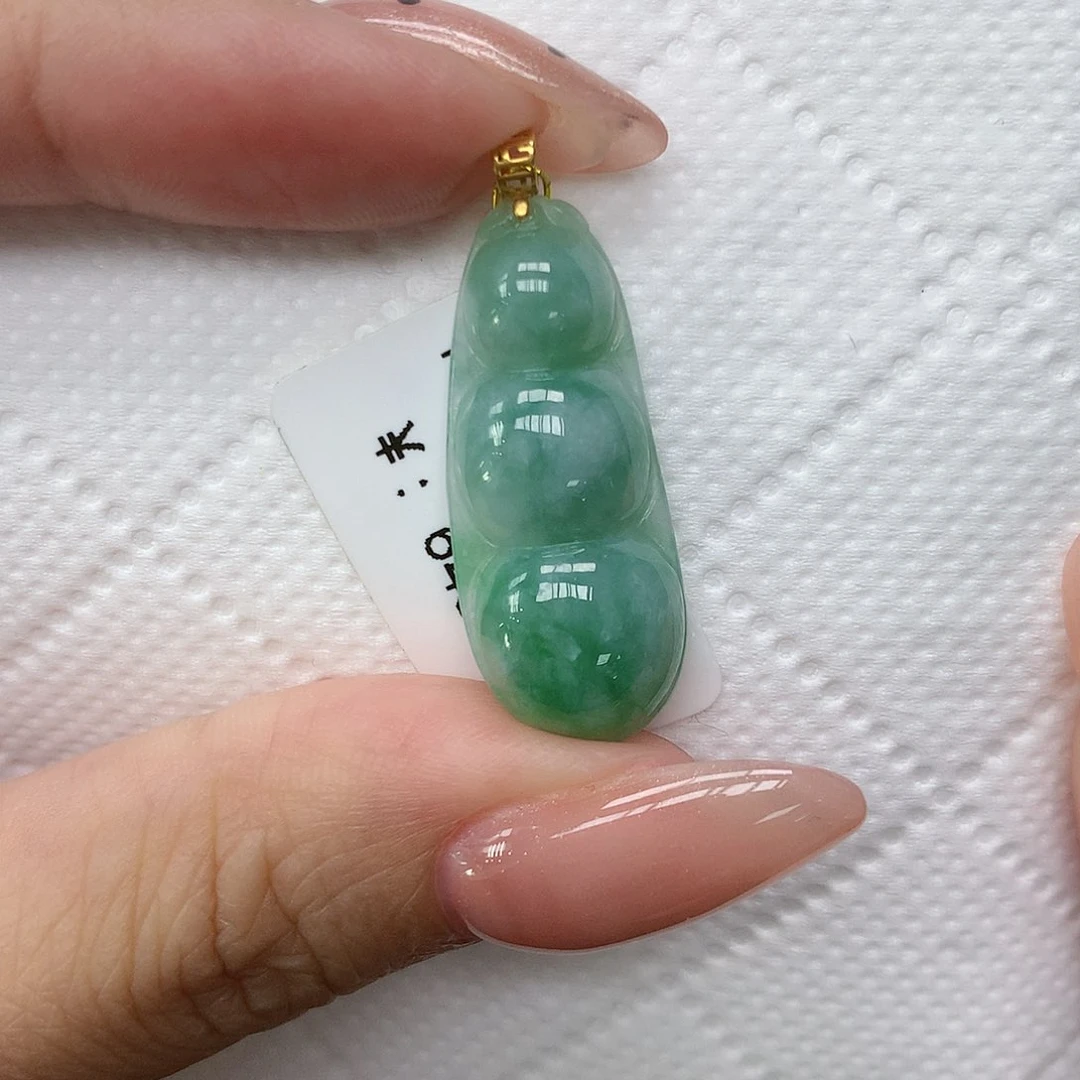 颈饰18K金镶嵌翡翠