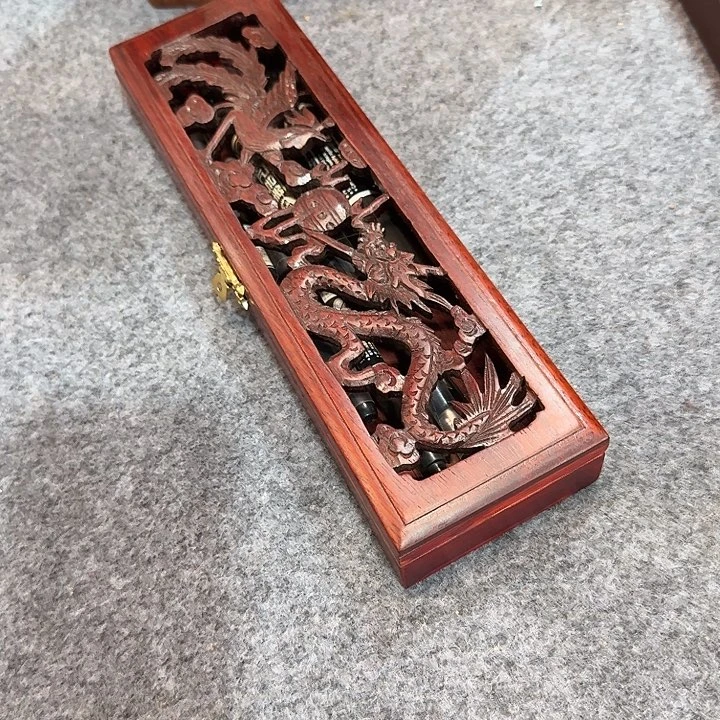 曹***操香榧木雕花合子一个一个