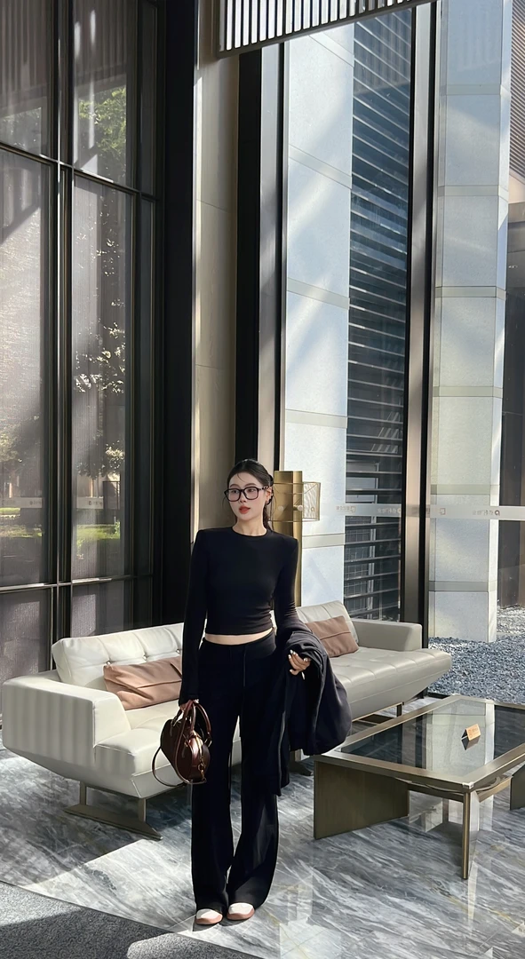 LMM 微喇休闲裤女2025新款薄款抽绳垂感软糯阔腿遮肉显瘦长裤