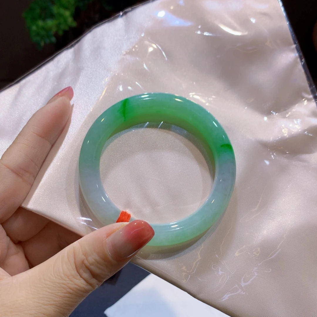 翡翠未镶嵌手镯翡翠手镯