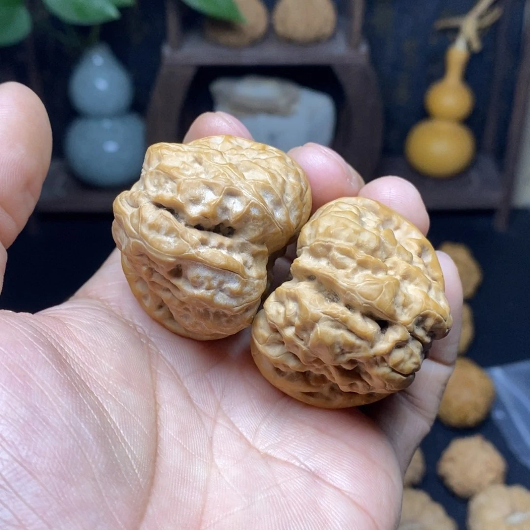 文玩核桃吊坠何**着42蛤蟆头