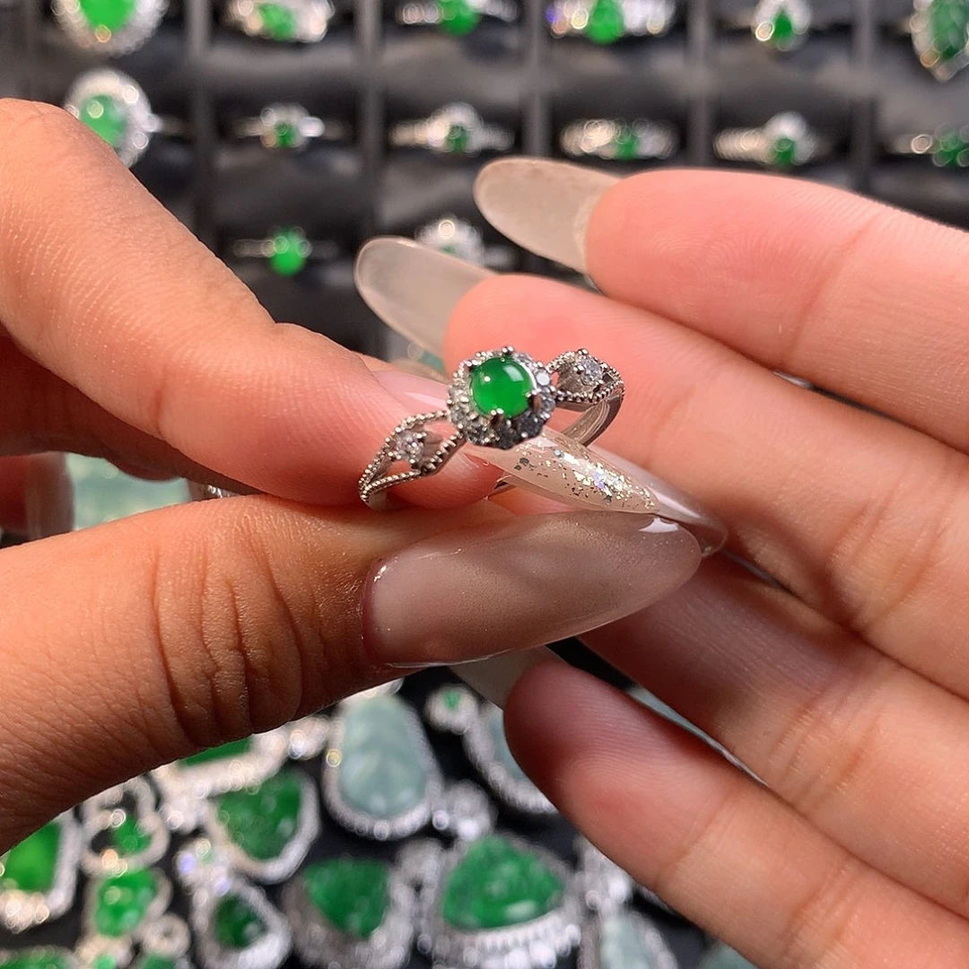 翡翠未镶嵌戒指戒指