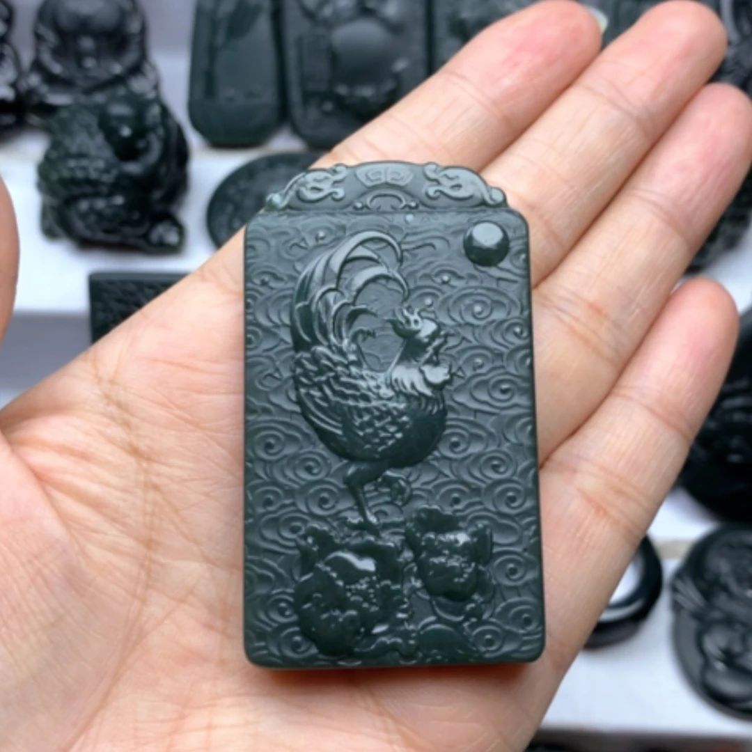 【闪购商品】颈饰未镶嵌和田玉双面雕刻