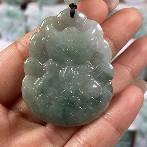 翡翠颈饰未镶嵌九尾狐福利