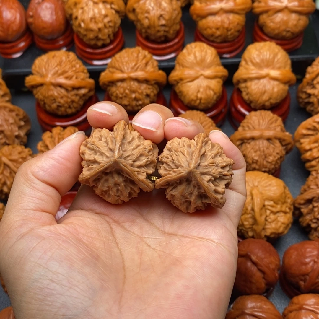 小***主把件文玩核桃三棱