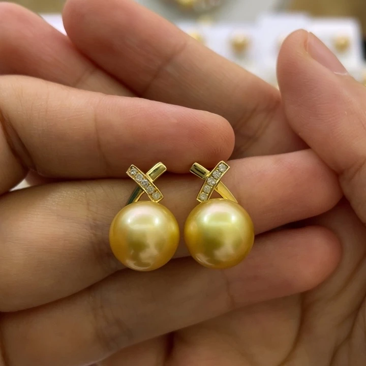 18K金镶嵌耳饰海水珍珠10.8-10.9mm