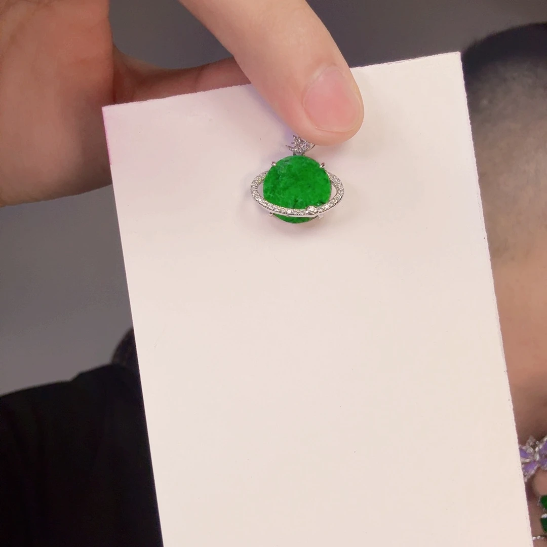 翡翠银S925镶嵌颈饰一件