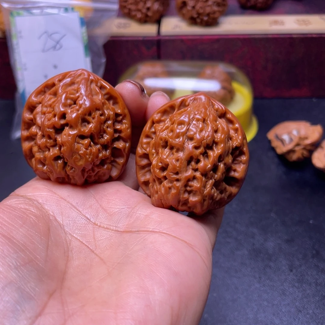 万***城吊坠桃核官帽福利福利