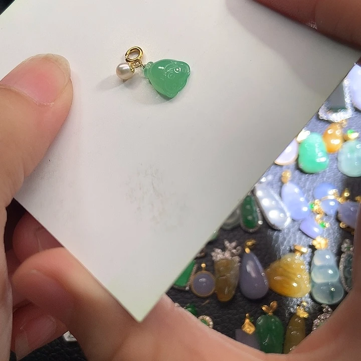 辣***y未镶嵌挂件翡翠111111112