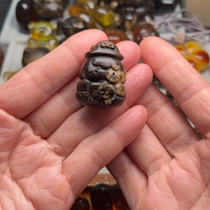 琥珀未镶嵌颈饰根珀