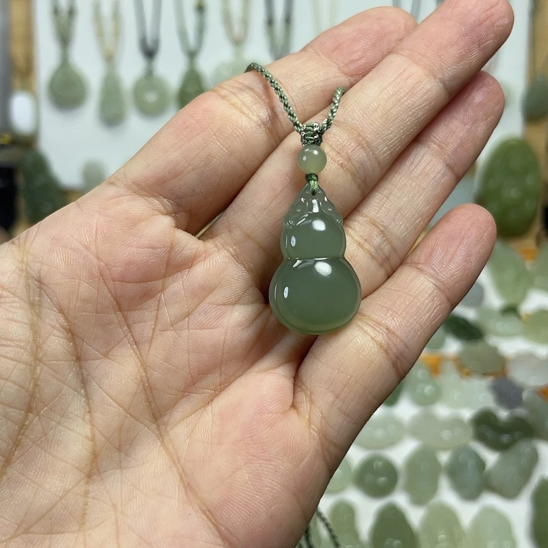 和田玉未镶嵌颈饰姜**乐