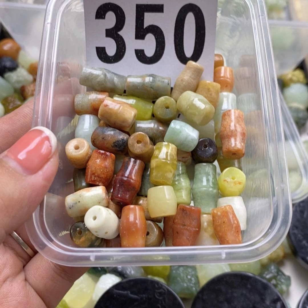 蛇纹石玉未镶嵌挂坠