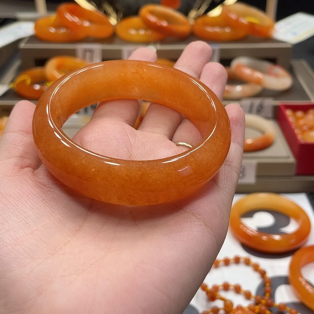 未镶嵌石英质玉（黄龙玉）手镯枫***?