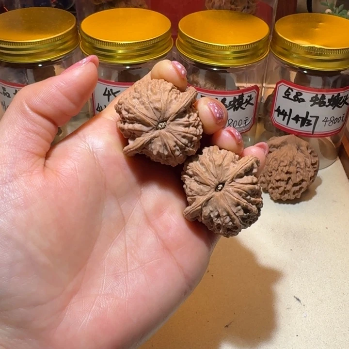 *****文玩核桃吊坠40全品血麒麟