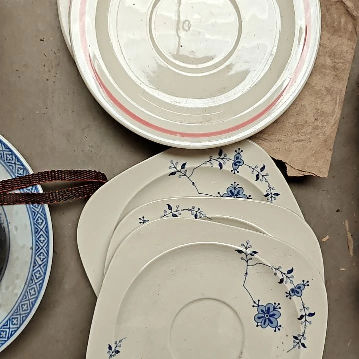 摆件陶瓷盘子碗啥都有