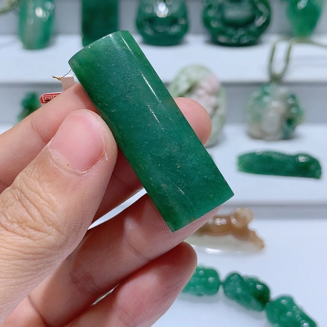 独山玉未镶嵌挂件