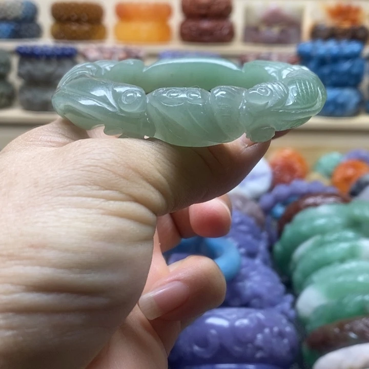 未镶嵌手镯石英质玉