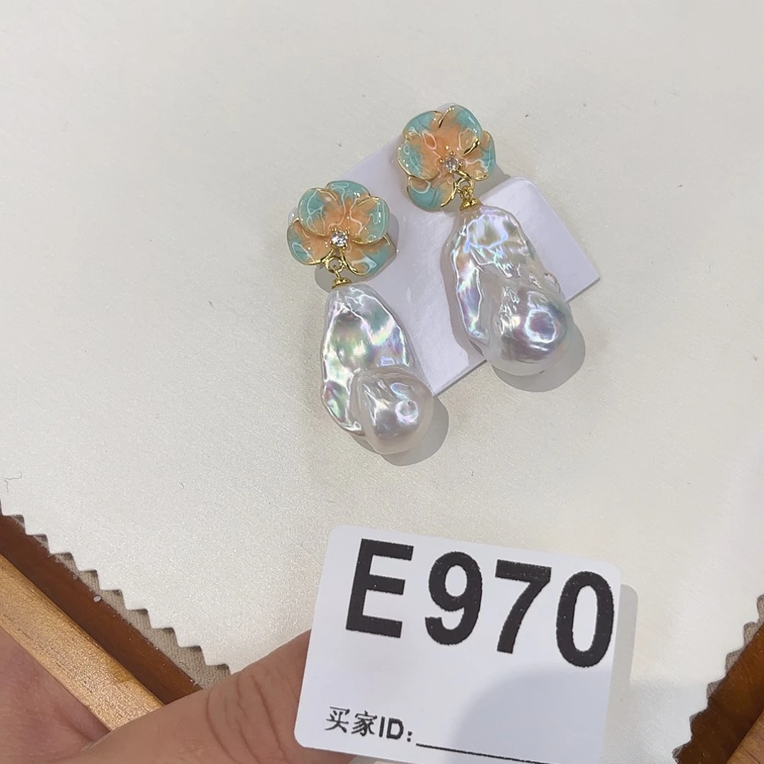 淡水珍珠耳饰合金