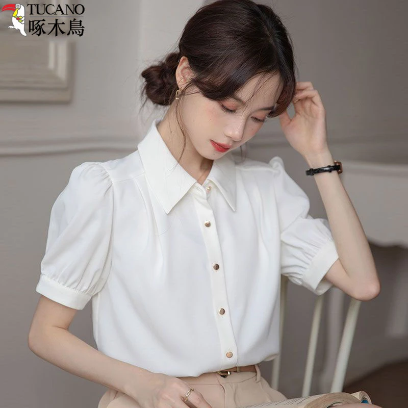 TUCANO/啄木鳥夏季时尚短袖白色衬衫女装新款通勤上衣复古泡泡袖